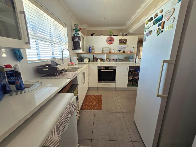 3 Bedroom Property for Sale in Britannia Bay Western Cape